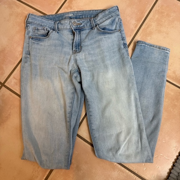 Old Navy Pop Icon Skinny Jeans Light Wash Stretch Denim — Women’s Size 2 - Picture 1 of 8